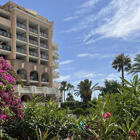 Lejlighed Agreable Dans De Avec Terrasse Et 2 Piscines, Au Bord De La Du Midi Cannes