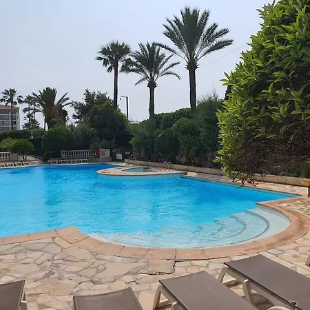 Agreable Appartement Dans Une Residence De Vacances Avec Terrasse Et 2 Piscines, Au Bord De La Plage Du Midi